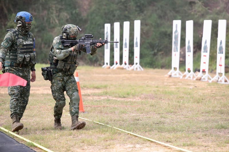 手、步槍應用鑑定射擊—射手實施橫向移動射擊