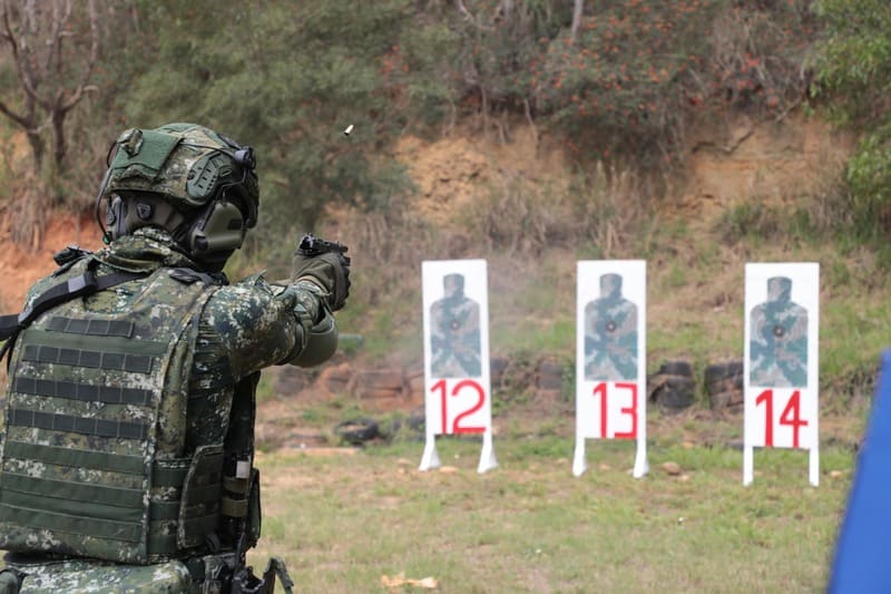 手、步槍應用鑑定射擊—射手實施手槍多重目標射擊