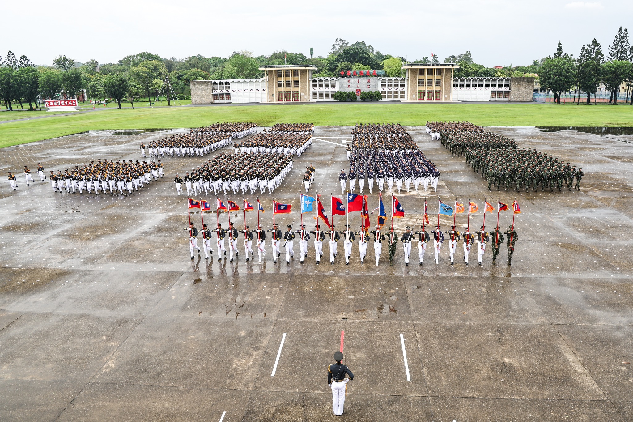 陸軍官校99週年校慶，學生部隊展現壯盛軍容，圖